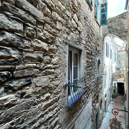La Finestra Sul Borgo Bed & Breakfast Cervo