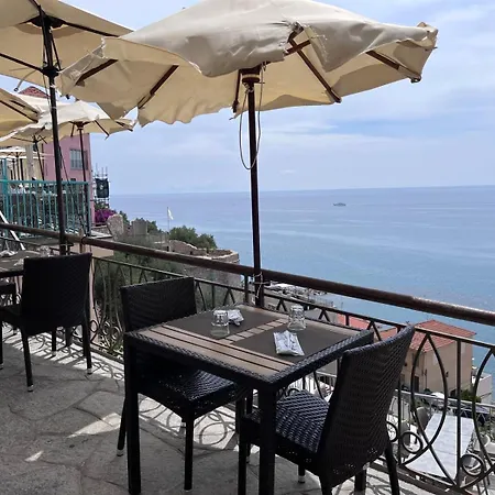 La Finestra Sul Borgo Bed & Breakfast Cervo